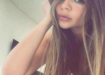 إمرأة ترتطم بالأرض 