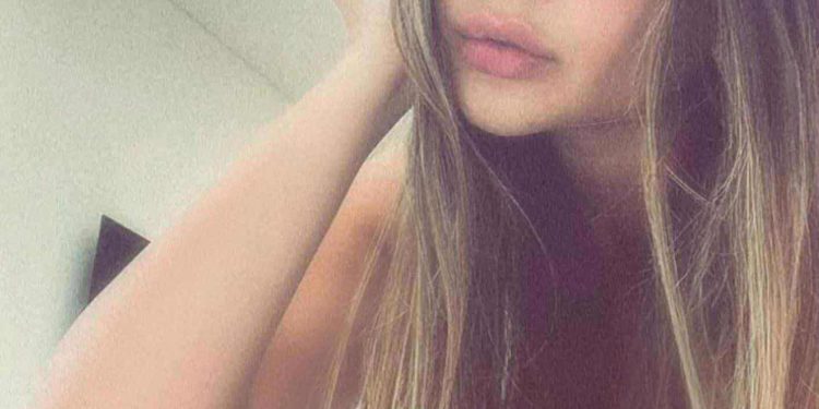 إمرأة ترتطم بالأرض 