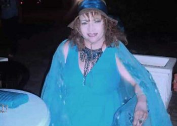 أَلَنْ تَسُدَّ يَنَابِيعَ اَلْمِلْحِ فِي عَيْنِيْ