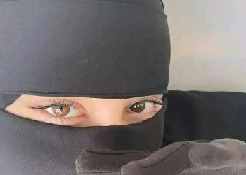 سجال بين صديقتين 