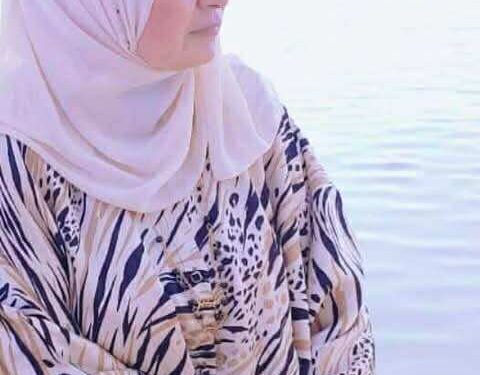 وأنِّي دونَ حبّكَ لستُ أحيا 