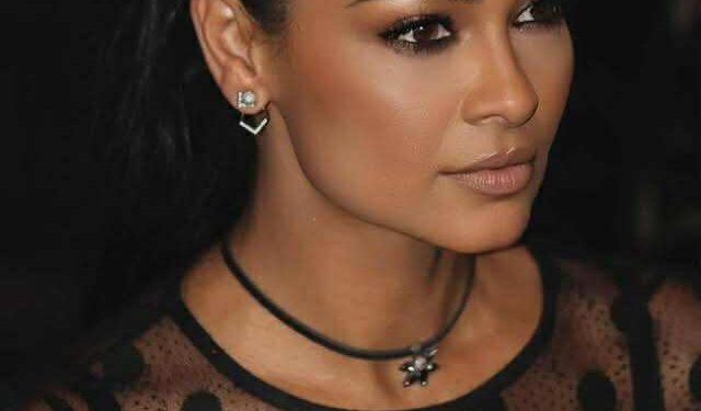 يولد بعضنا كنورٍ