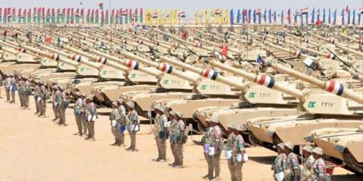 اشتباك حاد بين إعلاميين إسرائيليين حول الخوف من قوة الجيش المصري