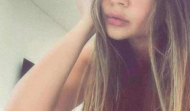 أَقِفُ وَسْطَ مَدِينَةِ الْمَلاهِــي