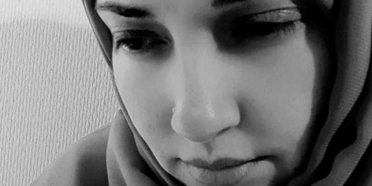 يا أبي أنا وحيدة …