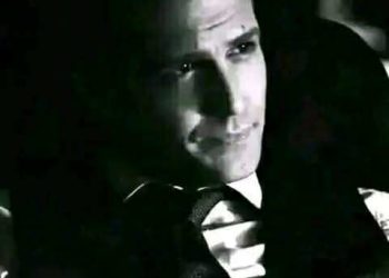 دع القافلة تنبح والكلاب تسير