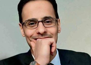 ‏هب لي يا ذا الجلالة ‏قدسيّةً لا تفارقني