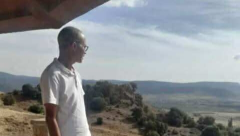 بين الحالمين في يقظتي …