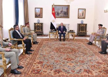 السيسي يستقبل رئيس أركان باكستان