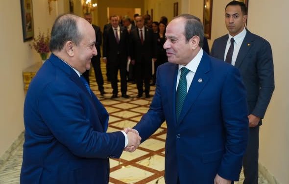 الرئيس السيسي يستقبل الوزير الأول للجزائر