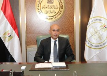 محمد عبد اللطيف .. كرامة المعلم خط أحمر