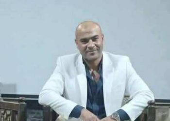 الشعر توب أبيض