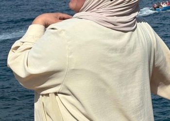 من أخبرك عنّي؟