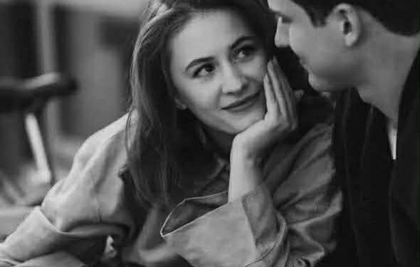 لها عَينَانِ مِن نُورٍ ونَارٍ 