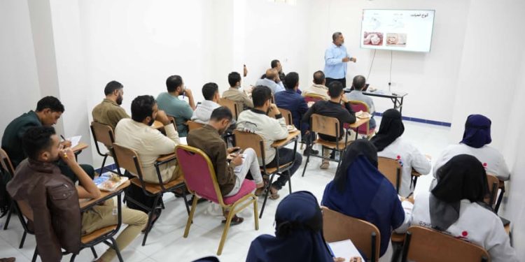 مستشفى النوري بمأرب يعقد دورة تدريبية حول التعامل مع الثعابين السامة …