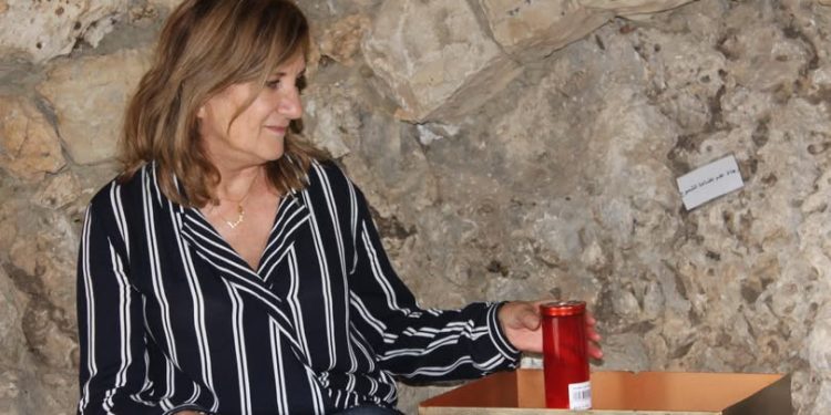 هذه القصيدة أعيّدُ فيها كلّ البشر