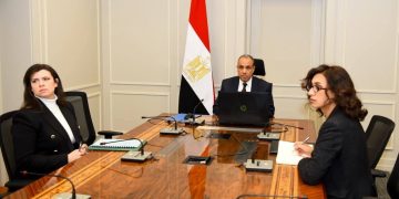 لقاء افتراضي لوزير الخارجية مع الجالية المصرية في كمبوديا وسنغافورا وتايلاند