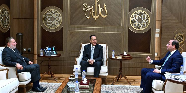 رئيس الوزراء يتابع جهود التنسيق بين السياستين المالية والنقدية بما يسهم في دعم النشاط الاقتصادي