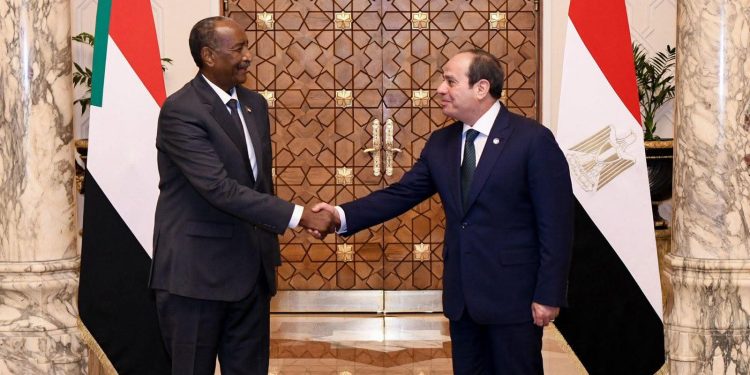 السيسي يستقبل الفريق أول ركن عبد الفتاح البرهان