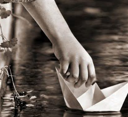 “زورق من ورق” 