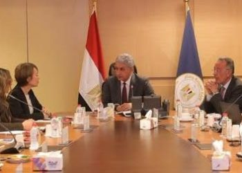 وزير السياحة والآثار يبحث مع وفد جايكا برامج دعم المتحف المصري الكبير