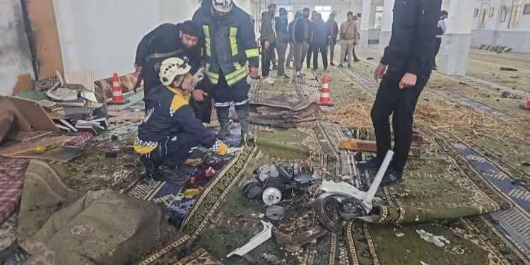 تفجير إرهابي استهدف مسجد الإمام علي في حمص …