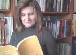 لم أفتّش يومًا عن الإطراء …