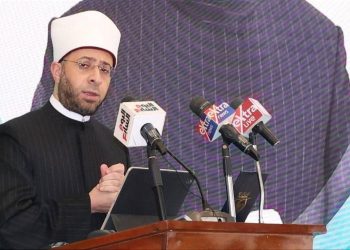 وزير الأوقاف يطلق أول برنامج رقمي لإدارة حركة التنقلات في تاريخ الوزارة