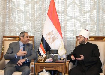 وزير الأوقاف يلتقي رئيس شركة العاصمة الجديدة 
