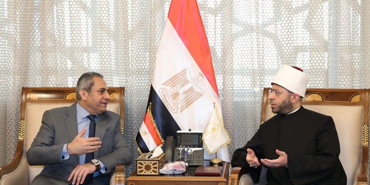 وزير الأوقاف يلتقي رئيس شركة العاصمة الجديدة 