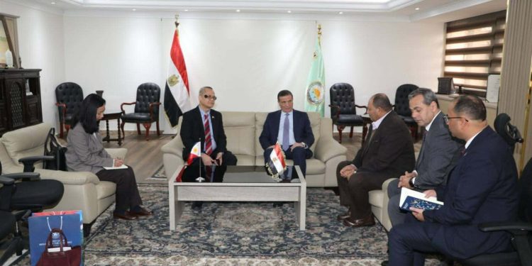 وزير الزراعة يبحث مع وفد فلبيني  نفاذ المنتجات المصرية للأسواق الآسيوية