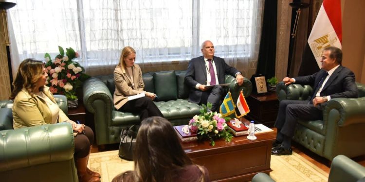 وزير الصحة يستقبل سفير دولة السويد لبحث تعزيز التعاون في القطاع الصحي