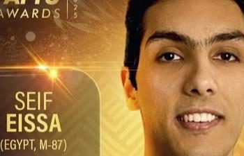 وزير الشباب والرياضة يهنئ البطل المصري سيف عيسى