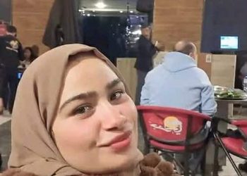 أتحسَّسُ جُنوني