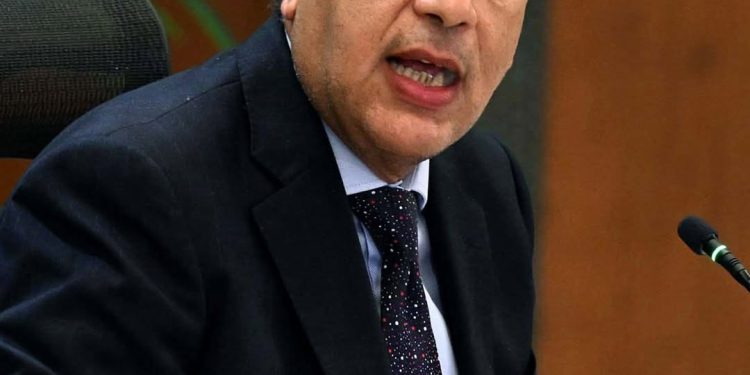 رئيس الوزراء يطمئن على الحالة الصحية لقداسة البابا تواضروس الثاني هاتفيا