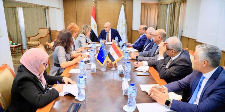 وزير التربية والتعليم يستعرض مع رئيسة بعثة الاتحاد الأوروبي جهود إصلاح المنظومة التعليمية