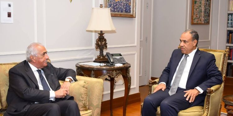 وزير الخارجية يستقبل مسئولي غرفة التجارة الأمريكية في القاهرة