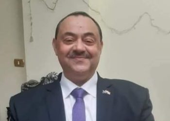 عايش لوحدى و مدَّارى …