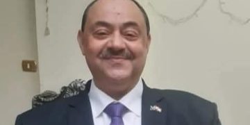 عايش لوحدى و مدَّارى …