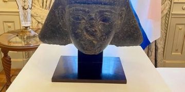 مصر تسترد رأس تمثال حجري من هولندا