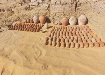  الكشف عن مجموعة من المقابر الصخرية بقبة الهواء بأسوان