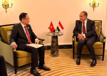 وزير الخارجية يلتقي نظيره لدولة فيتنام الإشتراكية