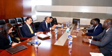 وزير الخارجية يلتقي بنظيره الجنوب سوداني