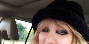 لم تعُدِ الأرضُ تسعُني