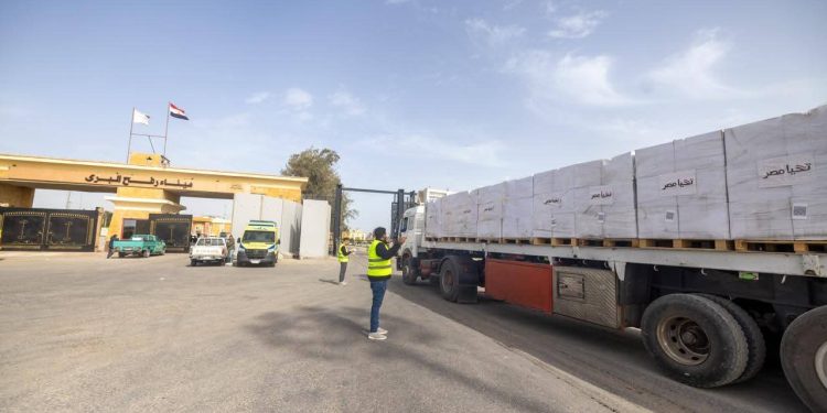 صندوق تحيا مصر وبيت الزكاة والصدقات يعلنان دخول 780 طن من المواد الغذائية لقطاع غزة