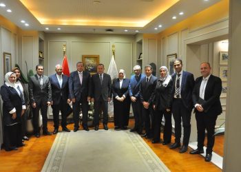 وزير التعليم العالي يعقد اجتماعًا مع رئيس الجهاز المصري للملكية الفكرية لبحث سبل تعزيز التعاون المشترك