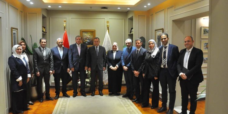 وزير التعليم العالي يعقد اجتماعًا مع رئيس الجهاز المصري للملكية الفكرية لبحث سبل تعزيز التعاون المشترك