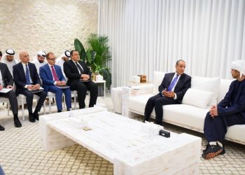 وزير الخارجية يزور الإمارات الشقيقة ويعقد جلسة مباحثات 