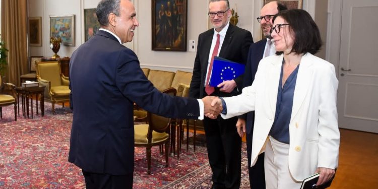 وزير الخارجية يستقبل وفد من البنك الأوروبي للاستثمار