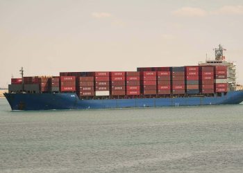 الفريق أسامة ربيع حركة الملاحة بالقناة منتظمة من الاتجاهين